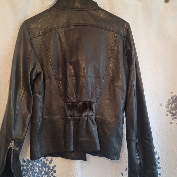 Andrew Marc black leather jacket, size Medium - Picture 3 of 11